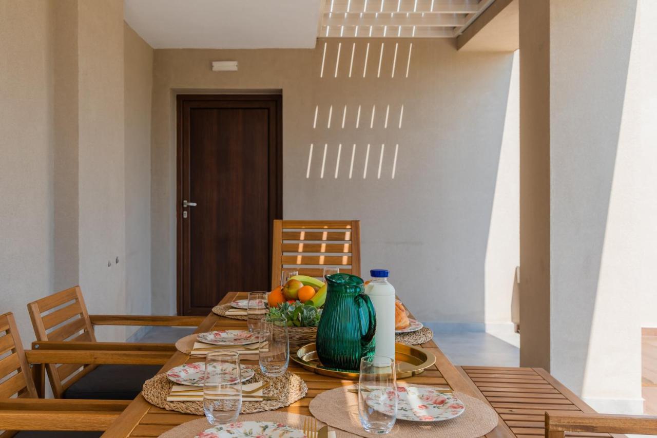 Melena Premium Suites Roda  Dış mekan fotoğraf